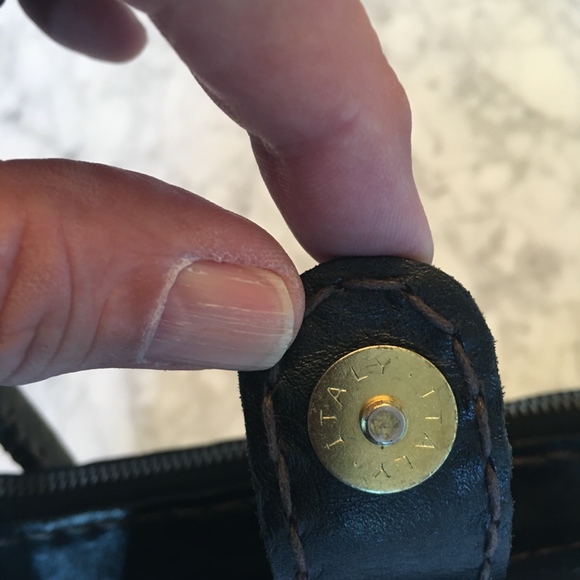 Dua Dua Black Leather Handbag - Picture 8 of 8